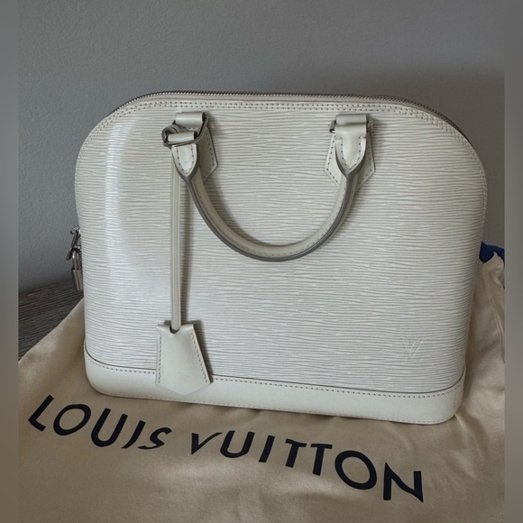 Large Louis Vuitton Alma BB Quartz Epi. Excellent condition. 100% Authentic. - Picture 2 of 10